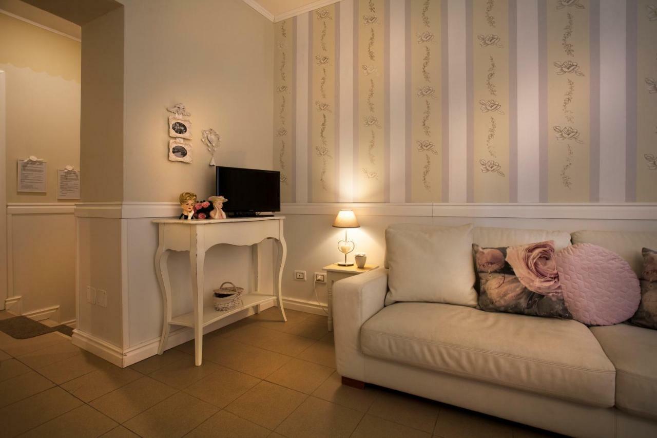 Casa Di Charme "Rosa-Rosae" Apartment Verona Exterior photo